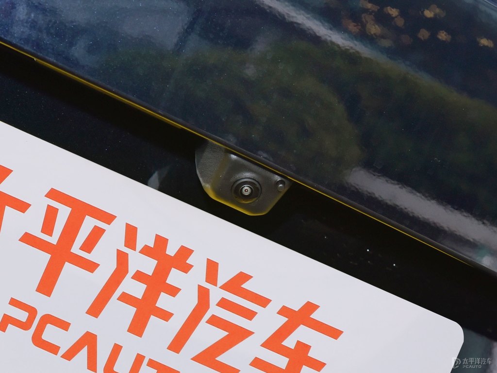 碳黑色寶馬X3車尾外觀圖片