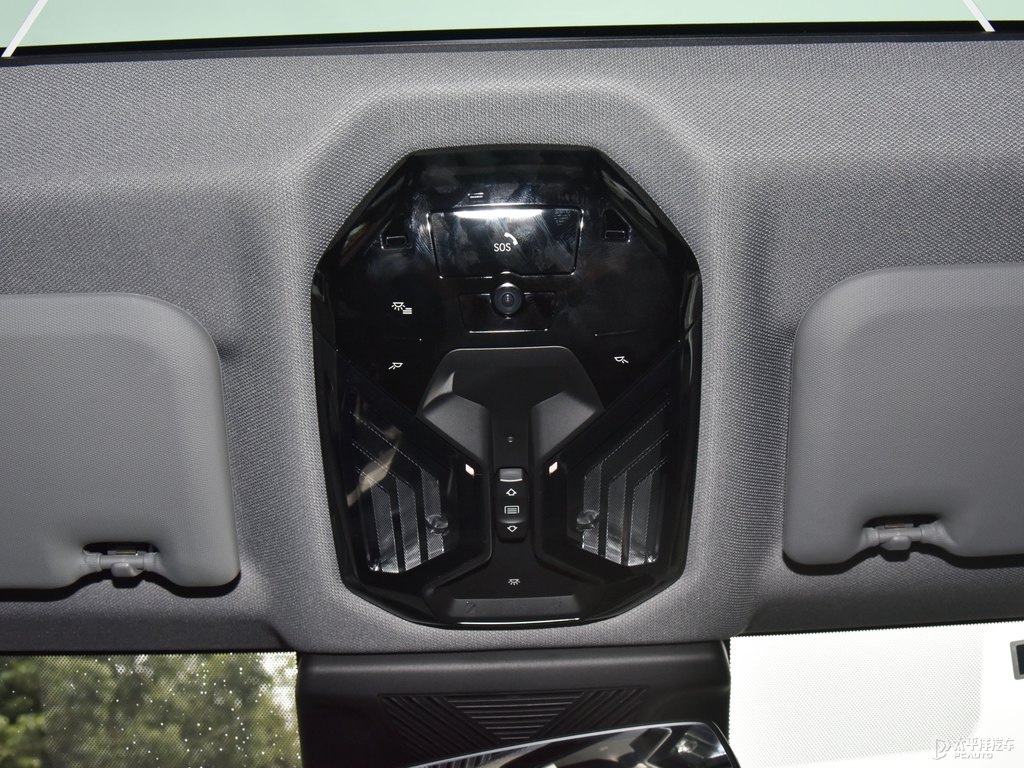 碳黑色寶馬X3車廂內(nèi)飾圖片