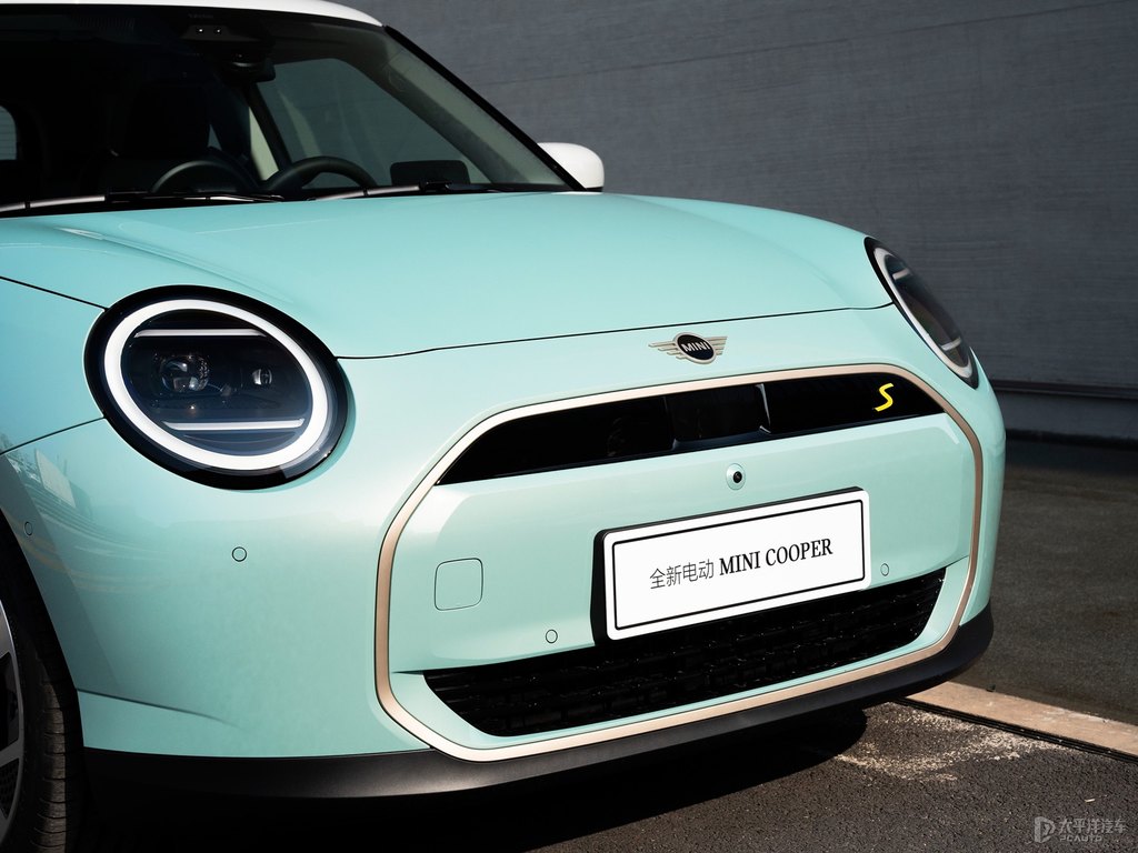 Oܰ+G늄(dng)MINI COOPER܇^^DƬ