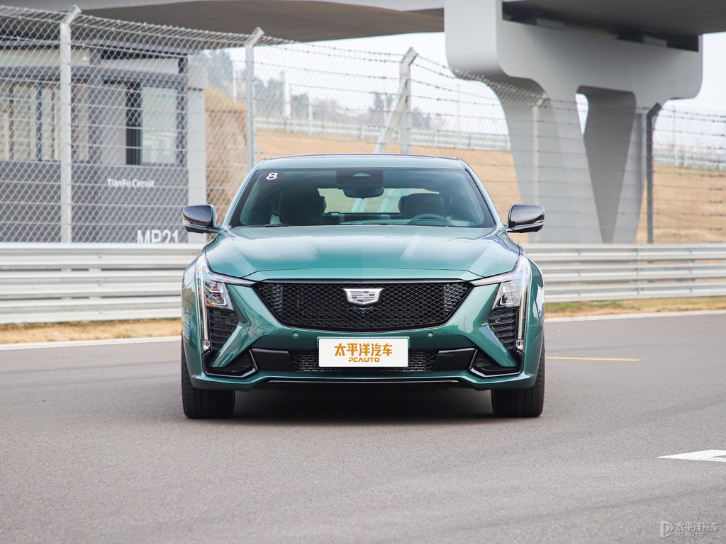 臺(tái)風(fēng)綠凱迪拉克CT5整車(chē)外觀外觀圖片
