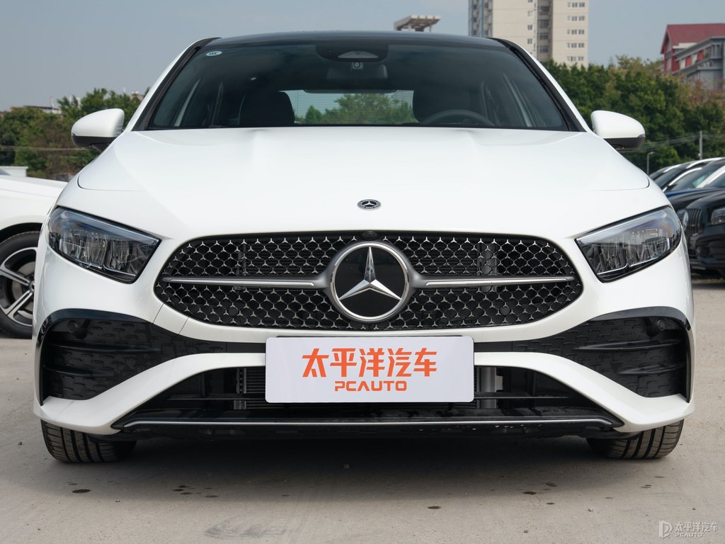 北極白奔馳A級車頭外觀圖片