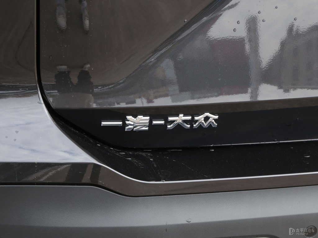 錳石黑探岳車尾外觀圖片
