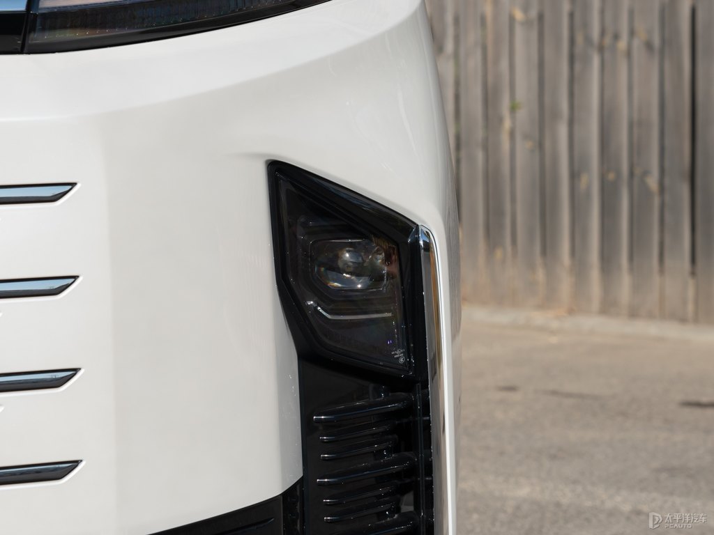 珠光白大通G50車頭外觀圖片