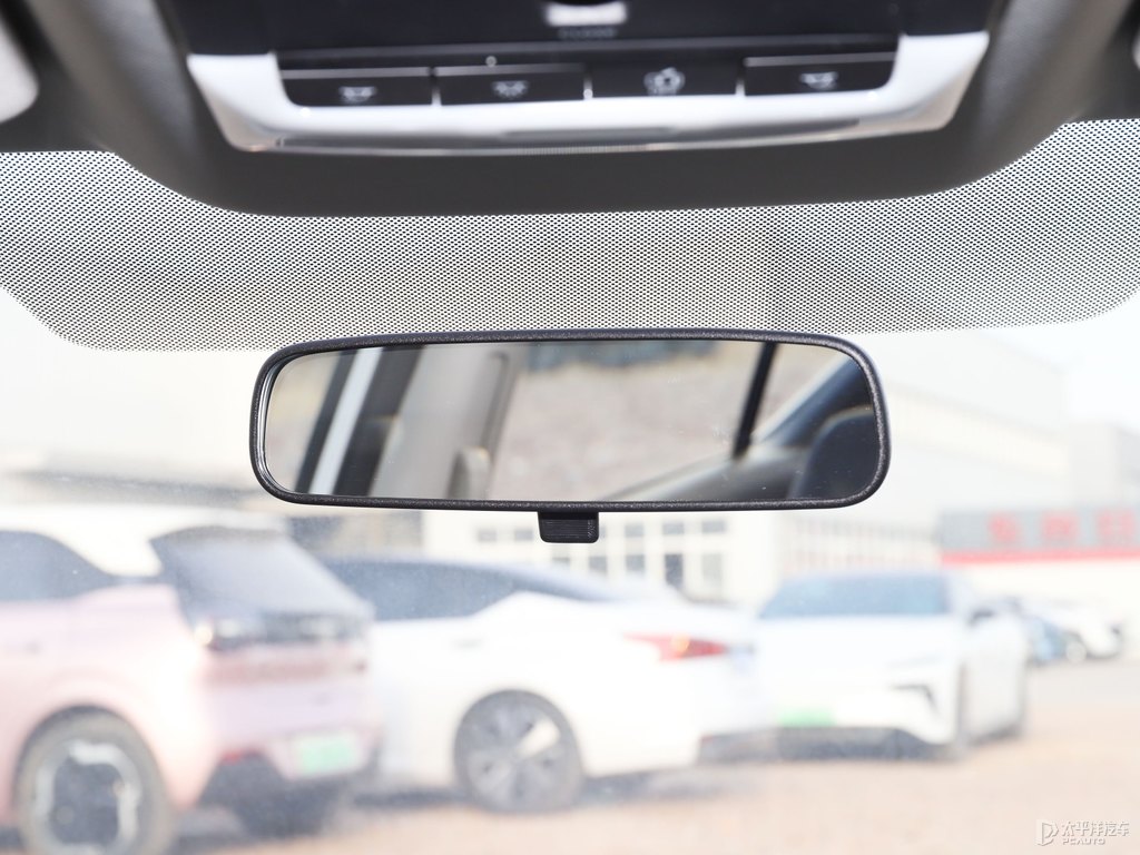珠貝白軒逸車廂內(nèi)飾圖片