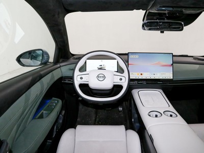 日產(chǎn)N7內(nèi)飾實拍圖