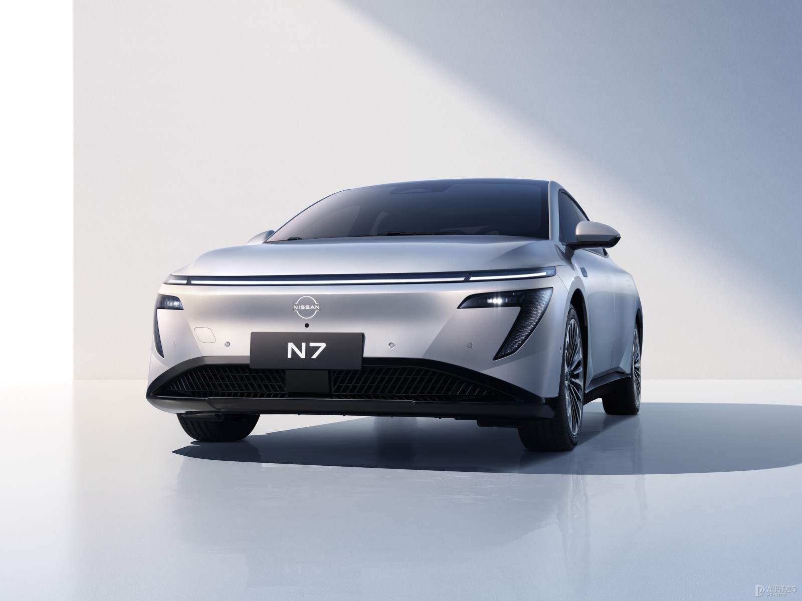 日產(chǎn)N7官圖高清大圖
