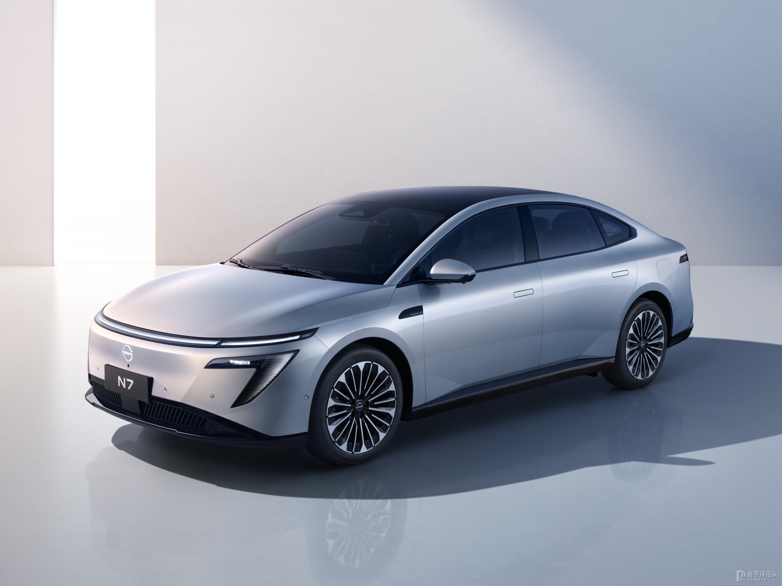 日產(chǎn)N7官圖高清大圖