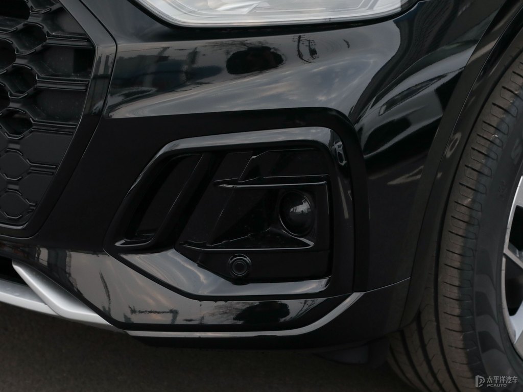 傳奇黑奧迪Q5L車頭外觀圖片