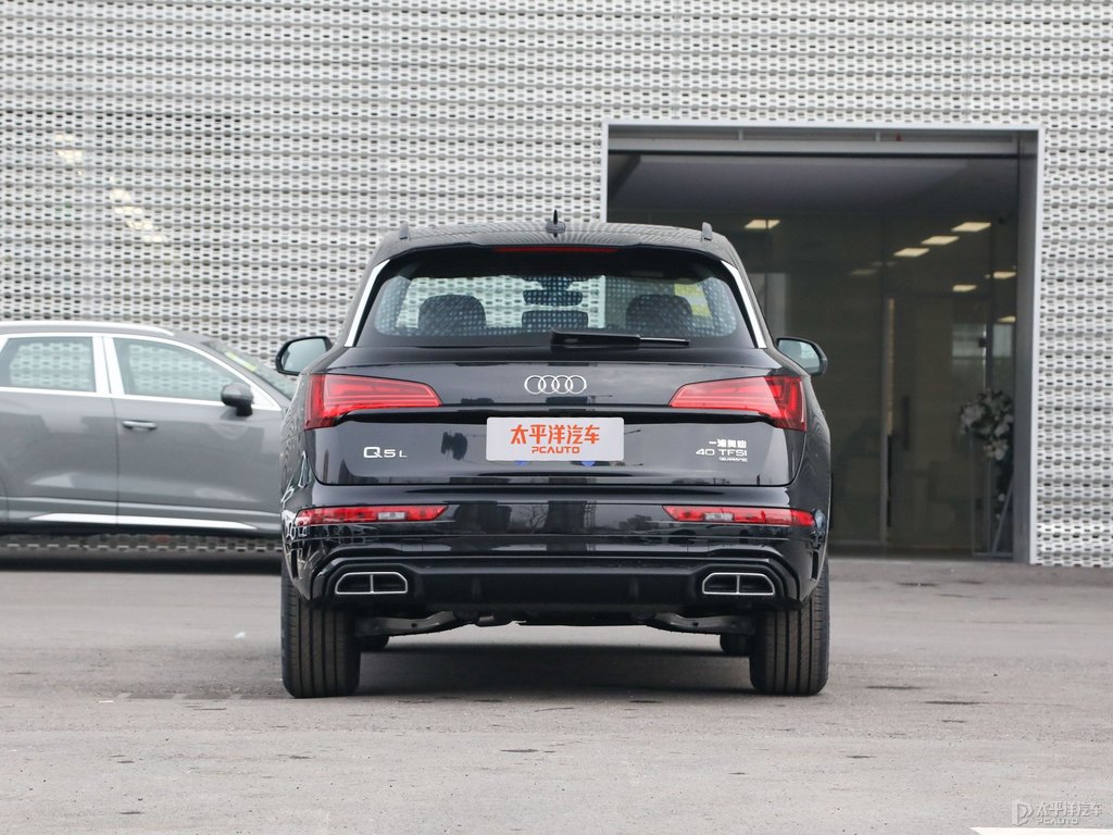 傳奇黑奧迪Q5L整車(chē)外觀(guān)外觀(guān)圖片