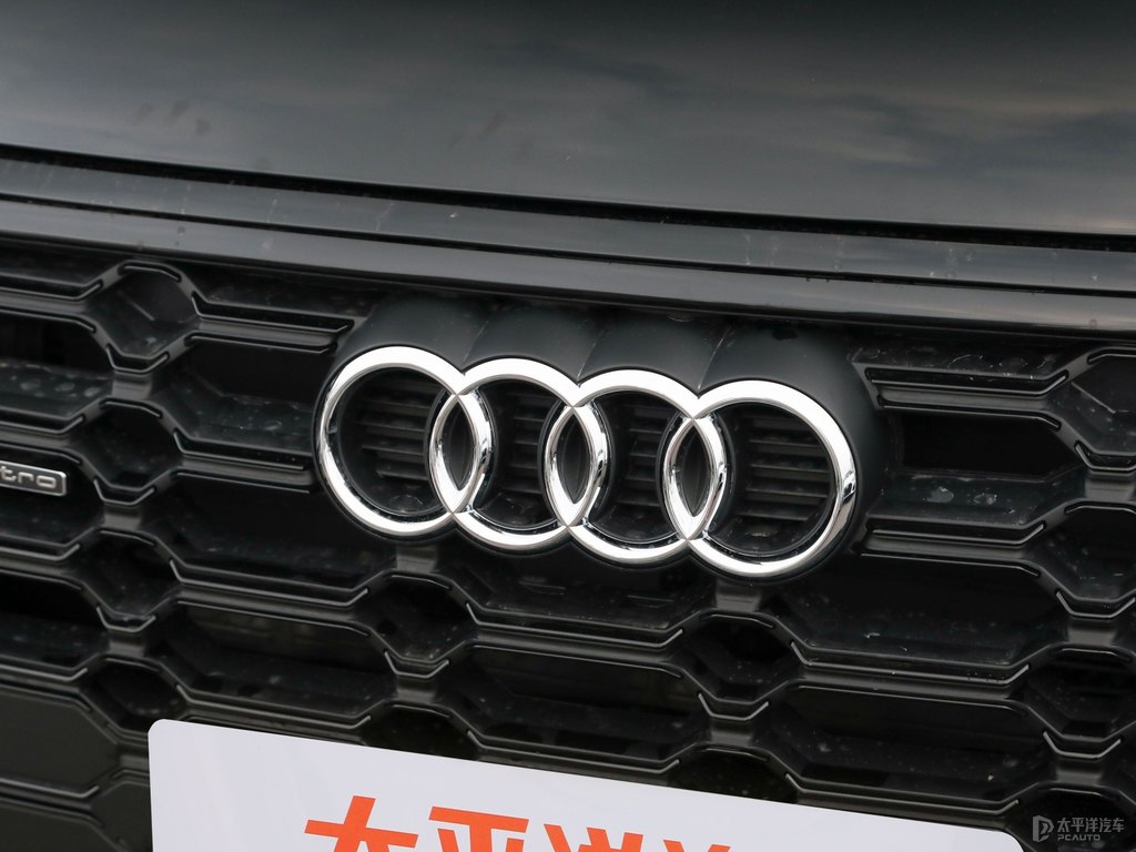 傳奇黑奧迪Q5L車頭外觀圖片