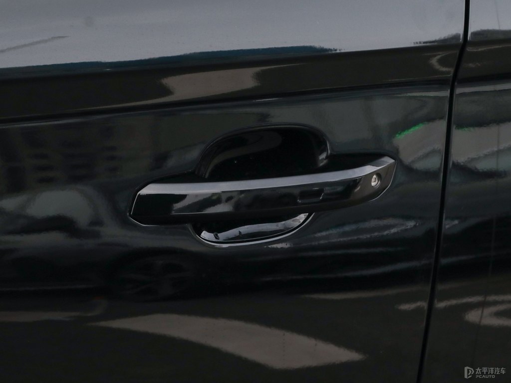 傳奇黑奧迪Q5L車身外觀圖片