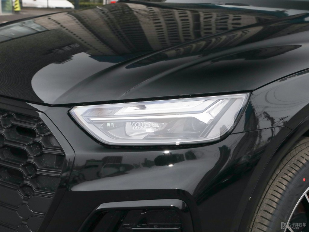 傳奇黑奧迪Q5L車頭外觀圖片