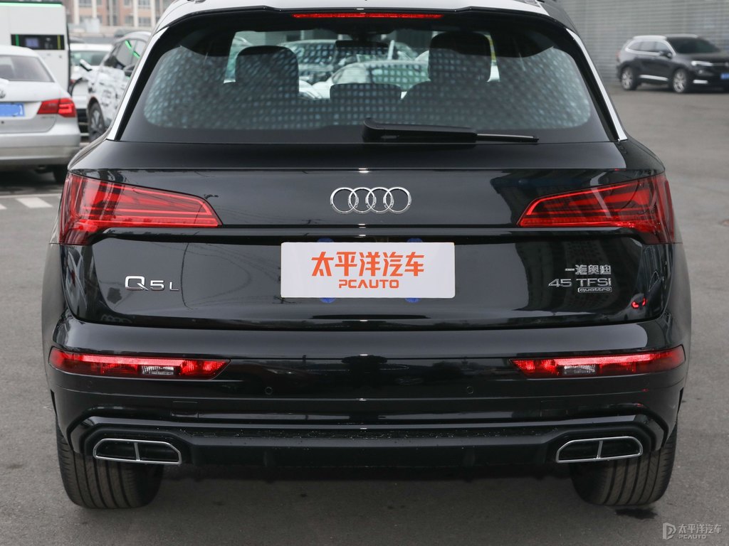 傳奇黑奧迪Q5L車尾外觀圖片