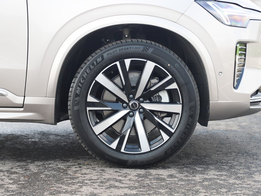 星耀沙沃爾沃XC90新能源車身外觀圖片