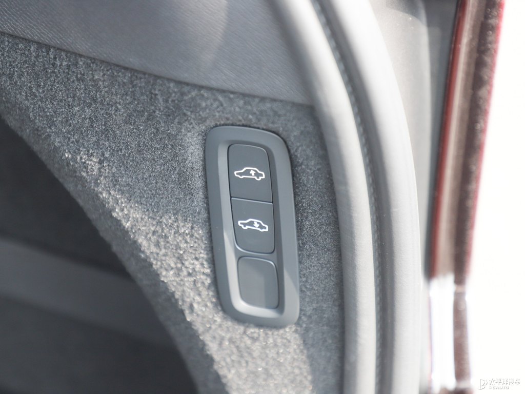 星耀沙沃爾沃XC90新能源后備廂空間圖片
