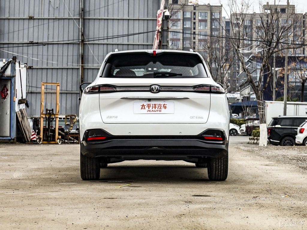 炫晶白長安CS75 PLUS整車外觀外觀圖片