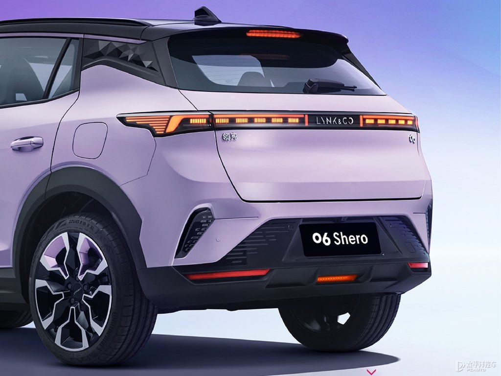 紫色領(lǐng)克06車尾外觀圖片