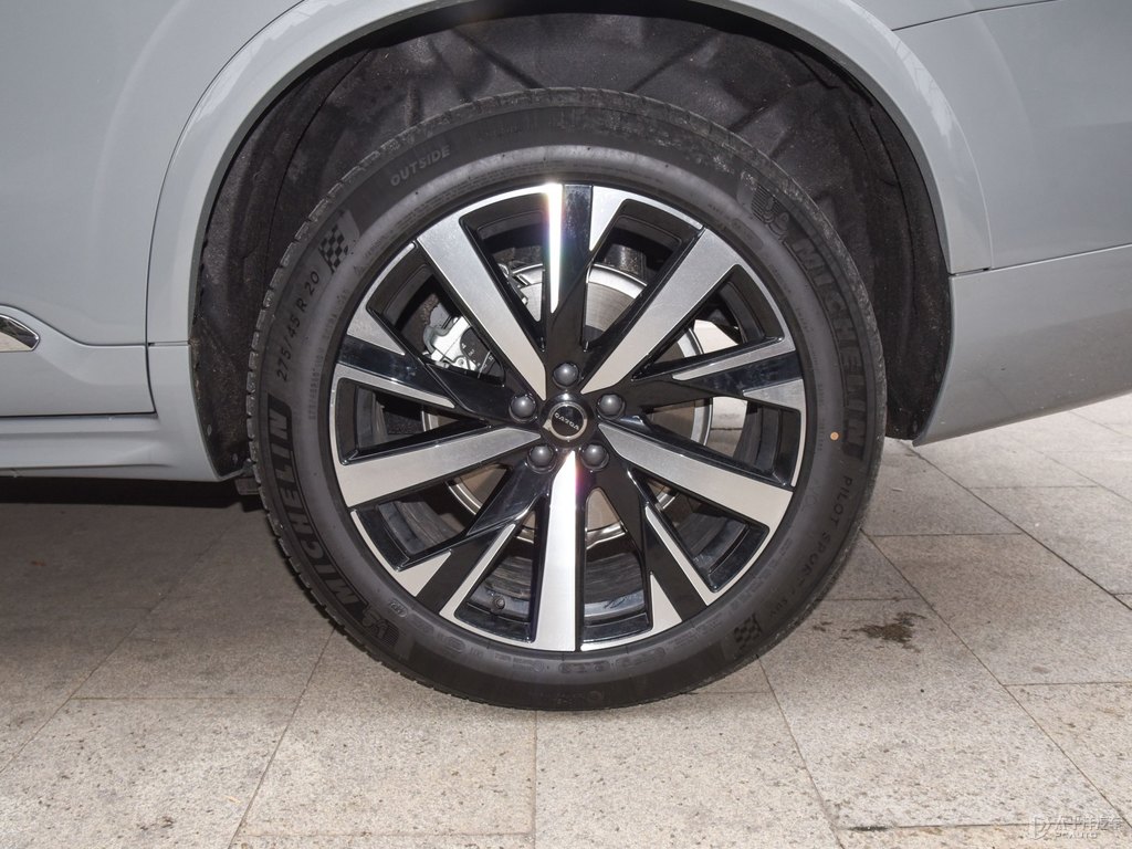 薄霧灰沃爾沃XC90車身外觀圖片