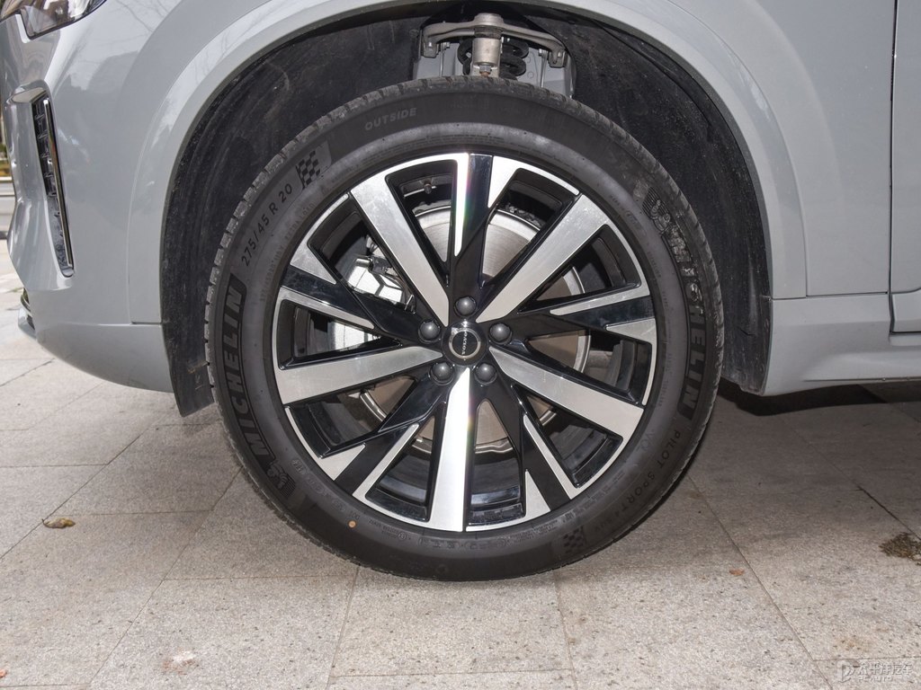 薄霧灰沃爾沃XC90車身外觀圖片