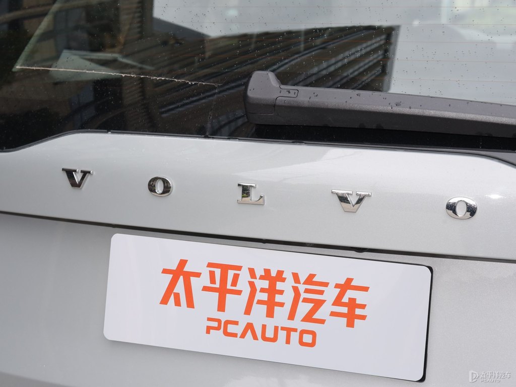 薄霧灰沃爾沃XC90車尾外觀圖片