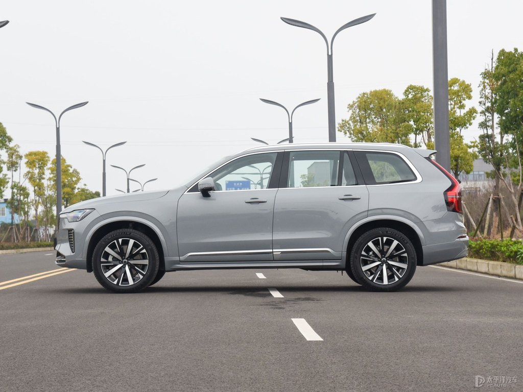 薄霧灰沃爾沃XC90整車外觀外觀圖片