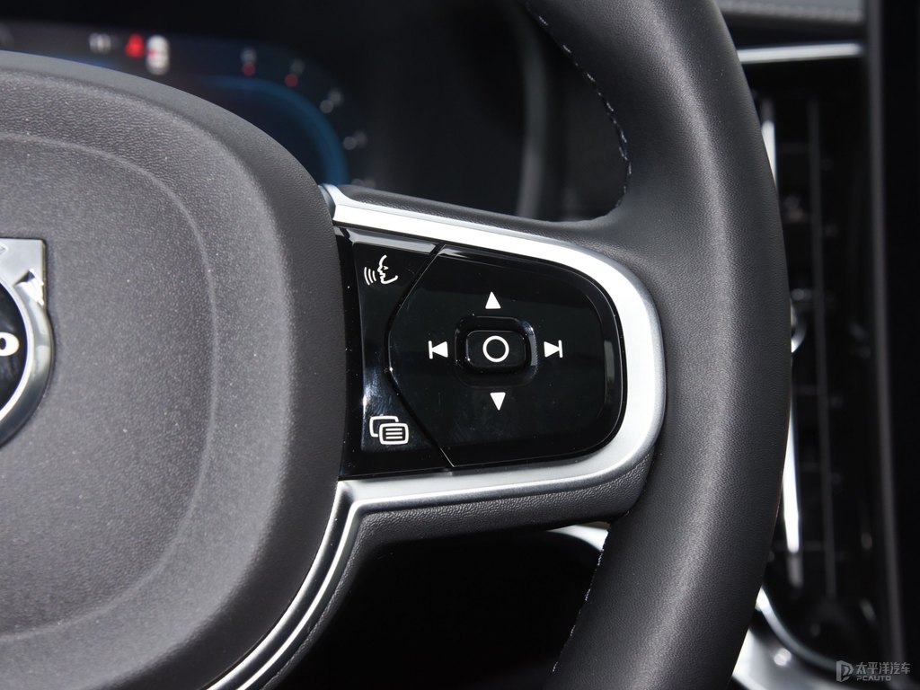 薄霧灰沃爾沃XC90中控內(nèi)飾圖片