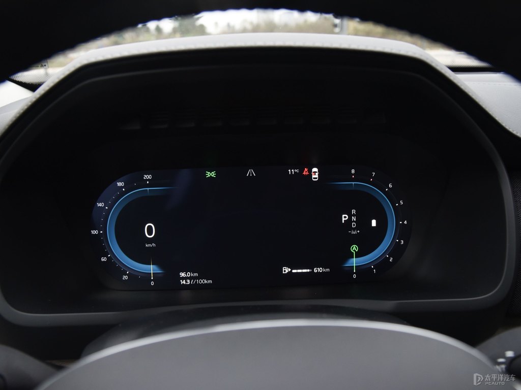 薄霧灰沃爾沃XC90中控內(nèi)飾圖片
