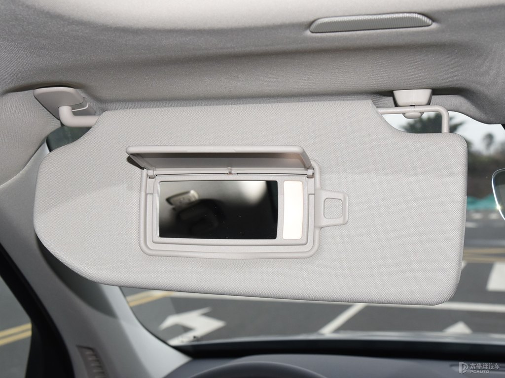 薄霧灰沃爾沃XC90車廂內飾圖片