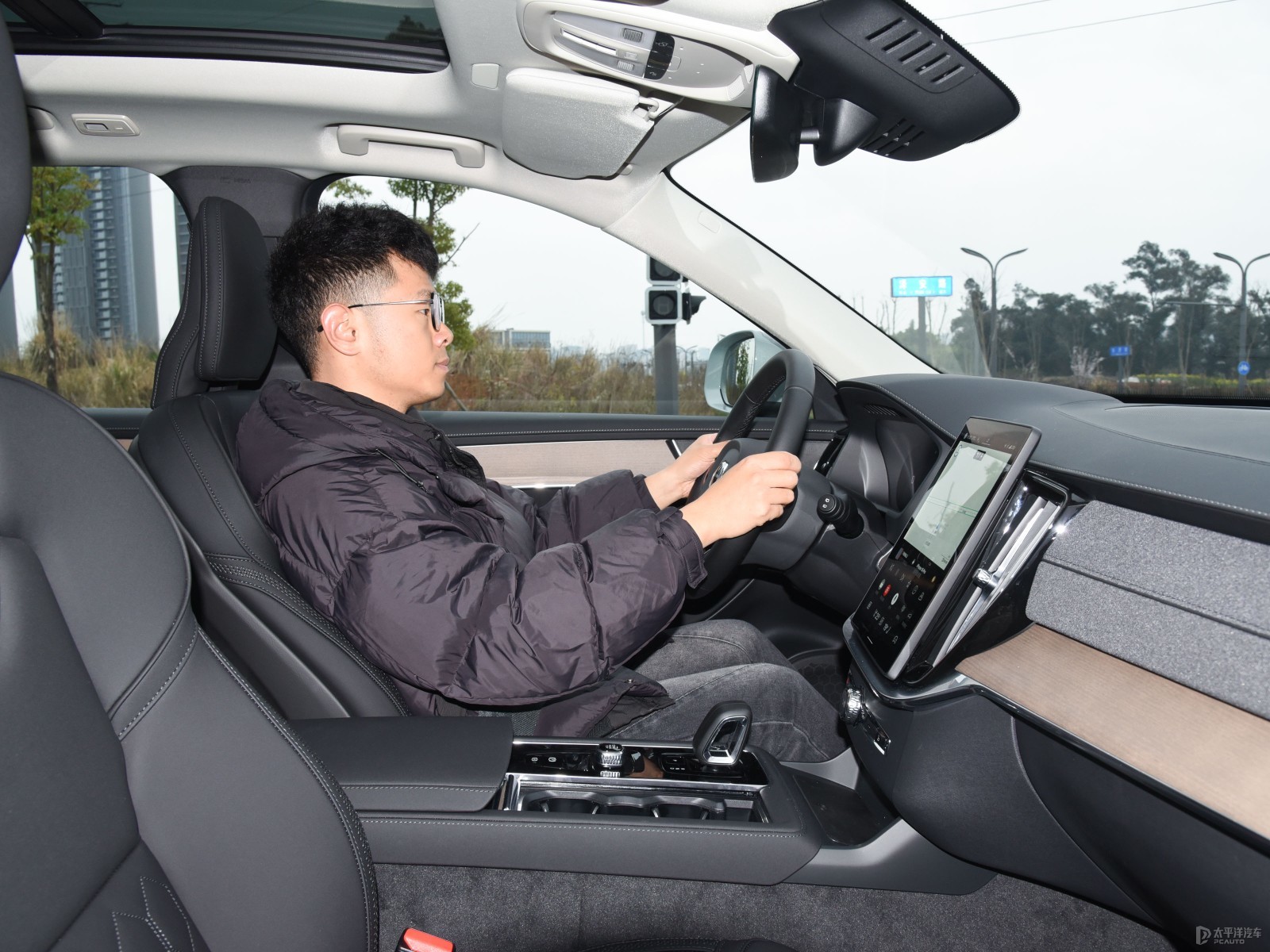 沃爾沃XC90空間高清大圖