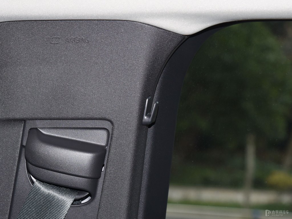 薄霧灰沃爾沃XC90車廂內(nèi)飾圖片