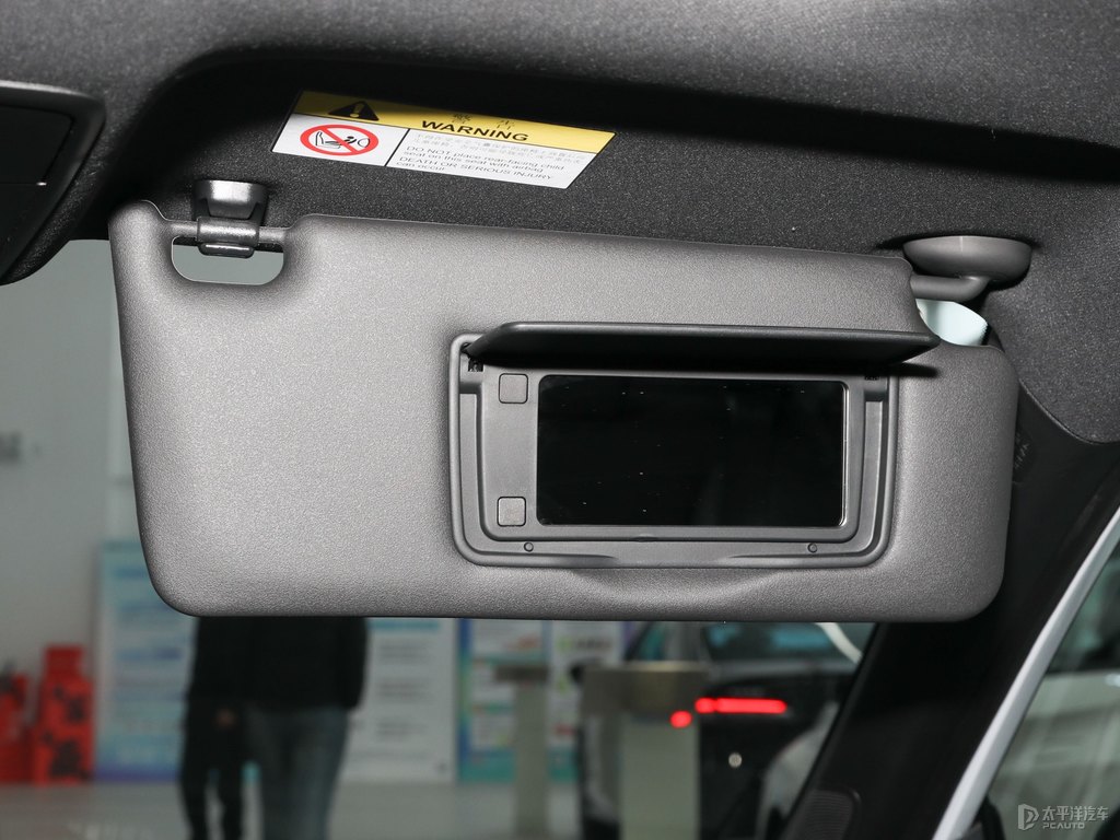 晶耀白思域車廂內(nèi)飾圖片