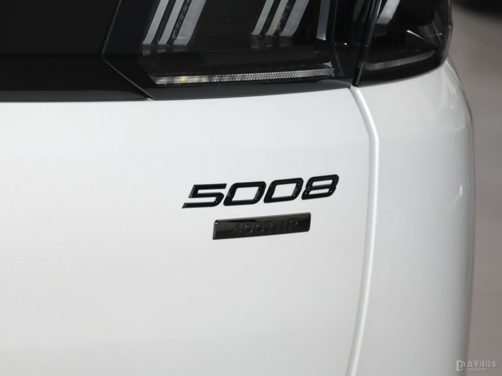珠光白標(biāo)致5008車(chē)尾外觀圖片
