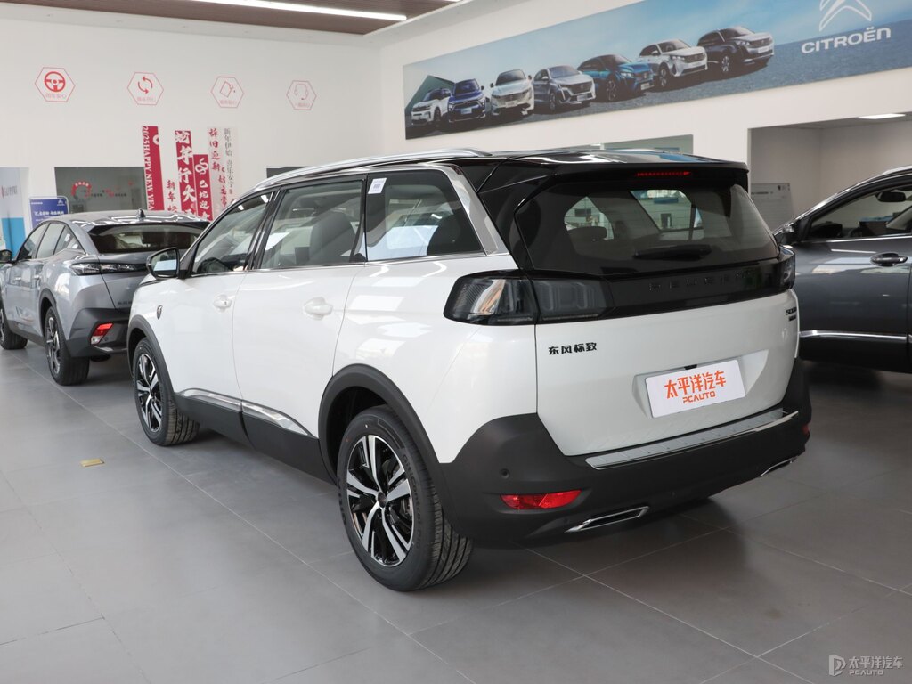 珠光白標(biāo)致5008車(chē)身外觀圖片
