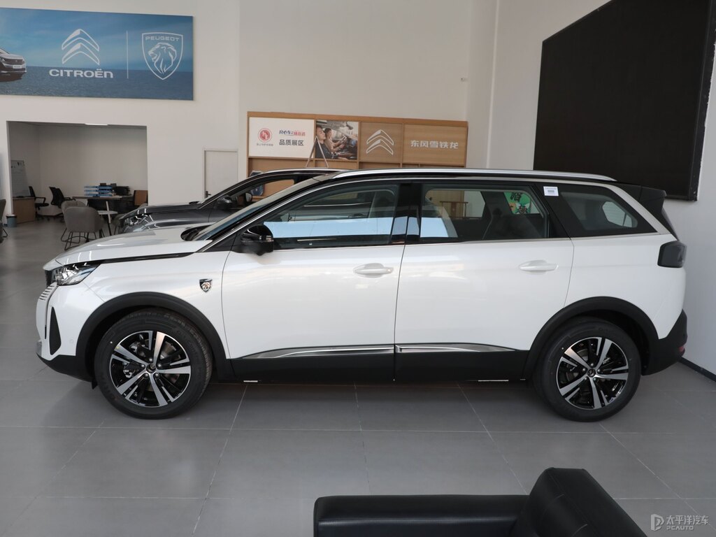 珠光白標(biāo)致5008整車外觀外觀圖片