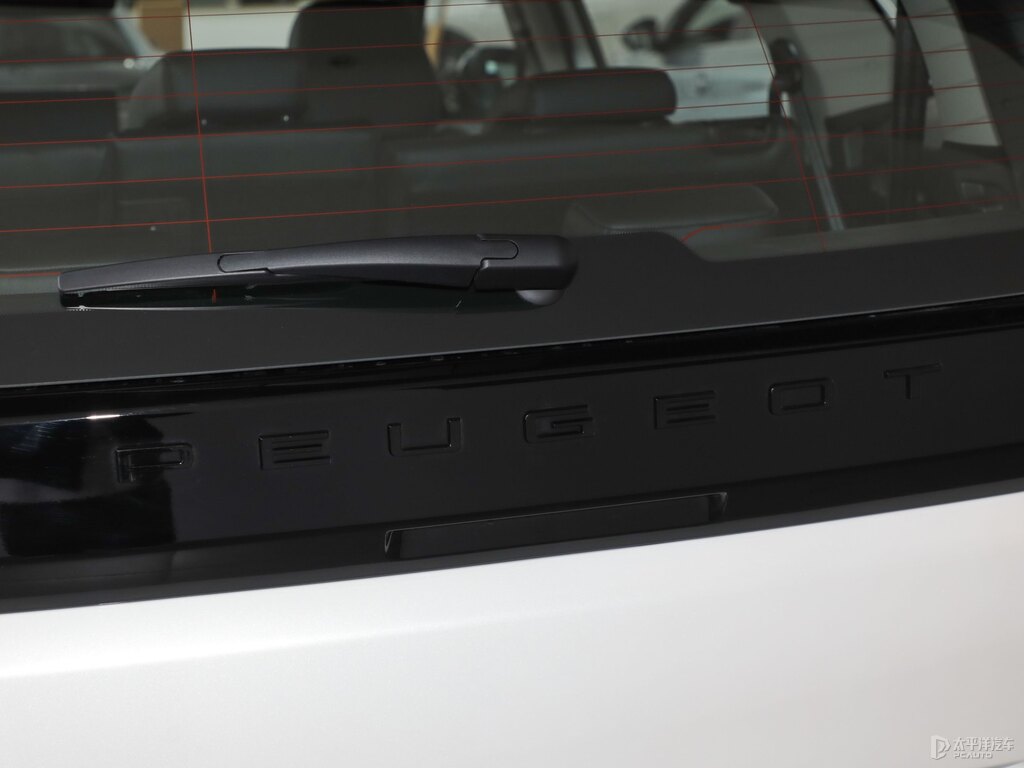 珠光白標(biāo)致5008車尾外觀圖片