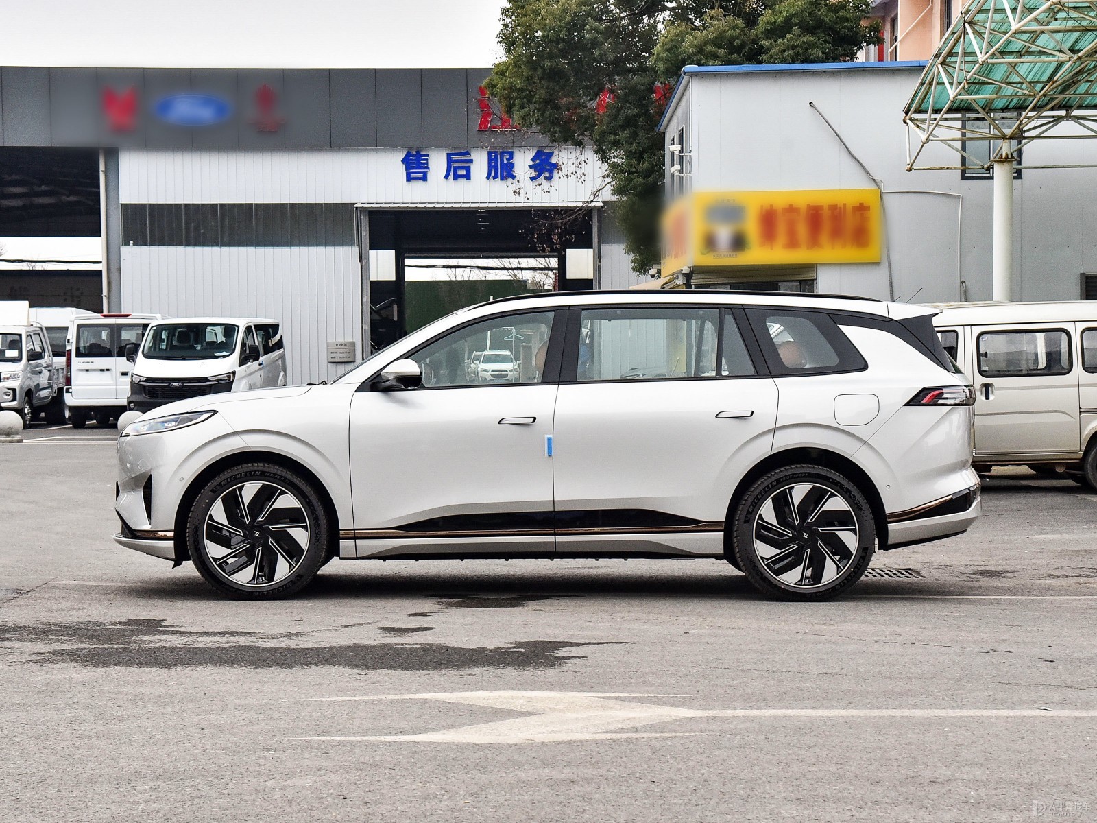 eπ008外觀高清大圖