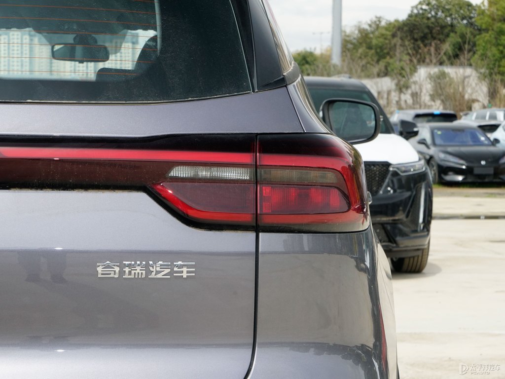 量子灰瑞虎7車尾外觀圖片