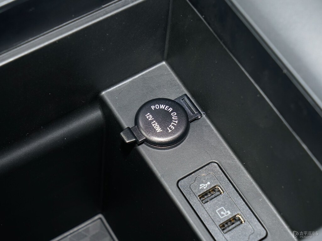 量子灰瑞虎7中控內(nèi)飾圖片