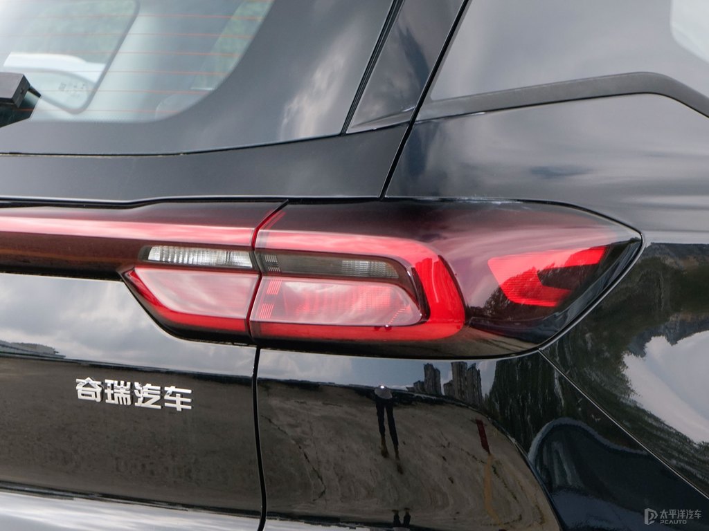 曜石黑瑞虎7車尾外觀圖片