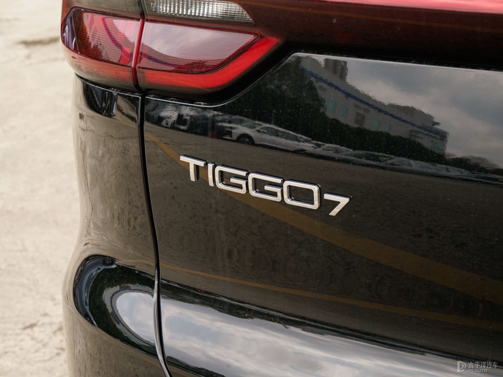 曜石黑瑞虎7車尾外觀圖片