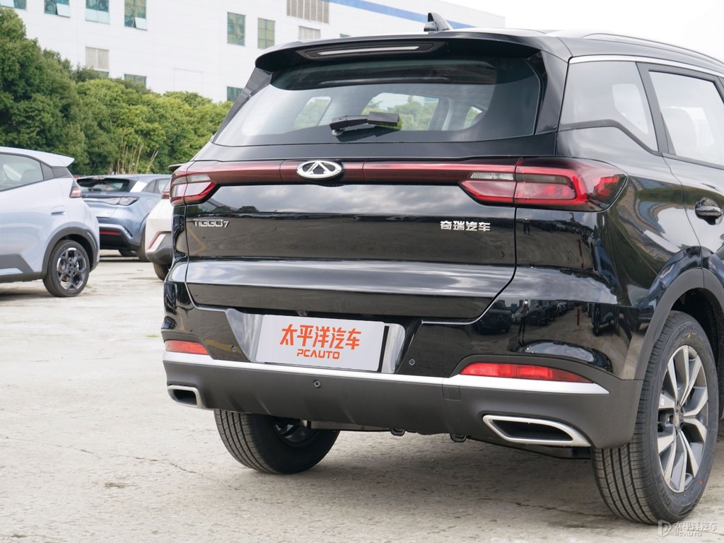 曜石黑瑞虎7車尾外觀圖片