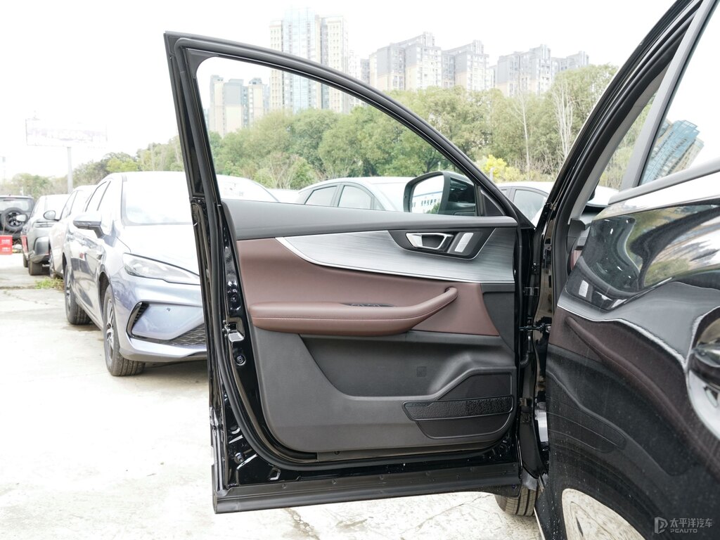 曜石黑瑞虎7車廂內(nèi)飾圖片