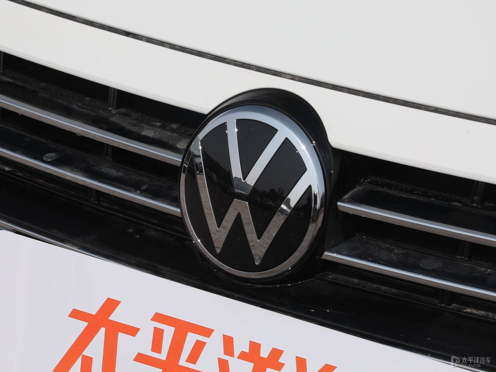 極地白大眾CC車頭外觀圖片