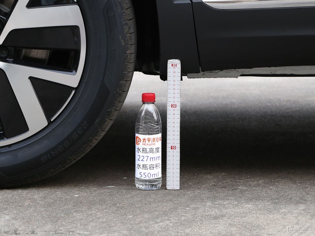 探岳車身外觀圖片