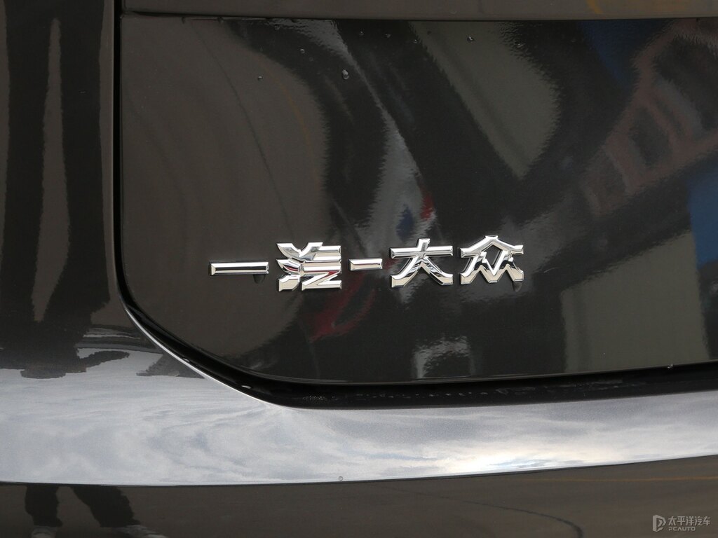 探岳車尾外觀圖片