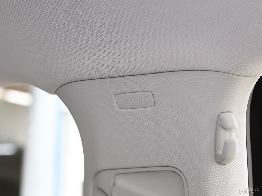 探岳車廂內(nèi)飾圖片