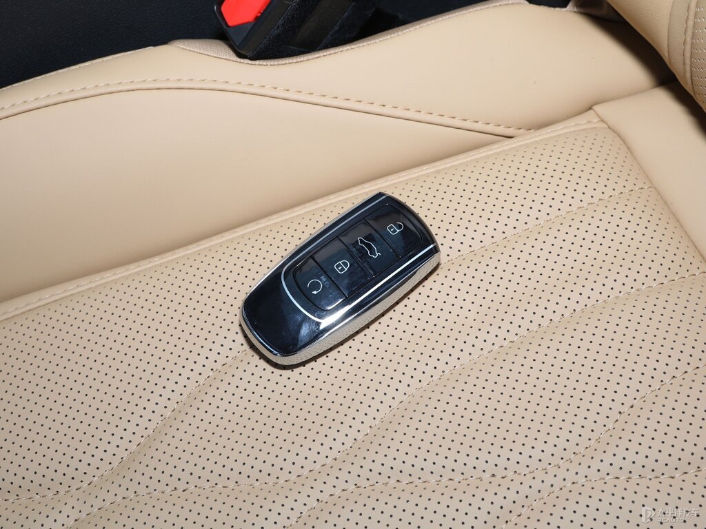 װ8 PRO(x)(ji)(x)(ji)DƬ