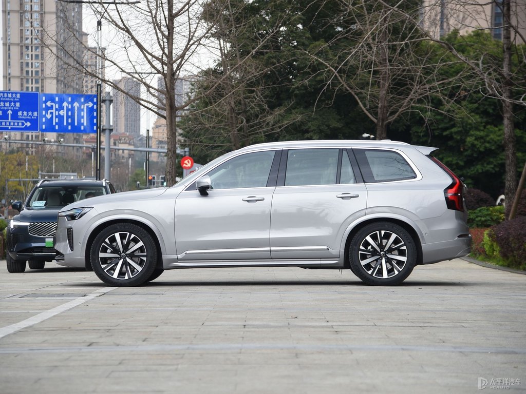 晨光銀沃爾沃XC90整車(chē)外觀外觀圖片