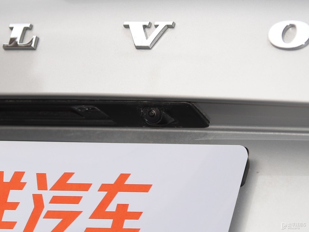 晨光銀沃爾沃XC90車尾外觀圖片