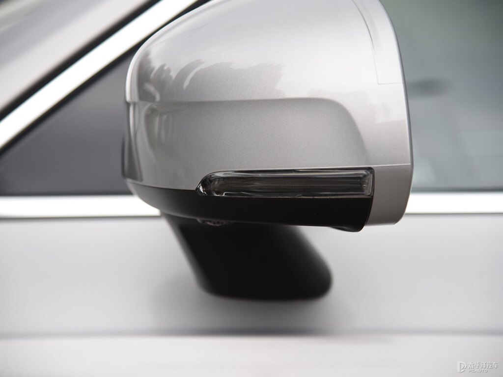 晨光銀沃爾沃XC90車身外觀圖片